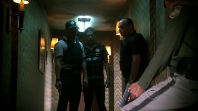 Ice in the glass. - CSI: Crime Scene Investigation