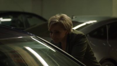 Going my way? - London Kills