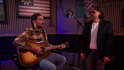 I'd call it maybe
a medium-sized town. - Nate Bargatze's Nashville Christmas