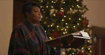 I'd like to ask you
to join me in a moment - Christmas at Xander Point