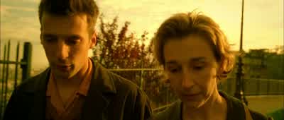 - I'd like to know more about you.- Ask me questions. - Amélie