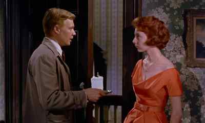 - I'd like to offer you a drink.
- Oh, thank you. - Peeping Tom