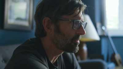 I'd like to see a little bit,
stand up and lift it up, - Louis Theroux: Life on the Edge