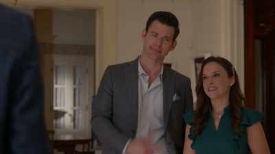 I'd love
to stick around and chat, - The Wedding Veil Expectations