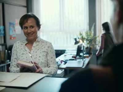 - I'd never.
- Cross your heart? Nor would I. - The Teachers' Lounge
