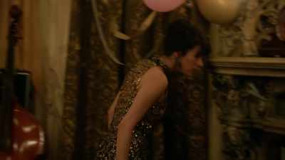 I'd say the killer was
4 or 6 feet away. - Ms Fisher's Modern Murder Mysteries