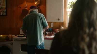 If anything can convince
a woman to pull up a chair - Moonshine