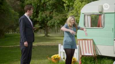 If you can move your hands
like you're arguing, - Taskmaster