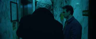 If we can stop this lift
on the third floor, - King of Thieves