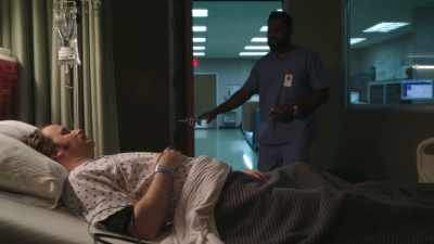 If we can't get her sats up, - The Resident
