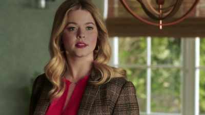 If you can't tell
the world your secrets - Pretty Little Liars: The Perfectionists