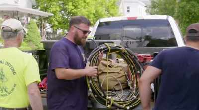 If we don't fix
this problem, - Sewer Divers