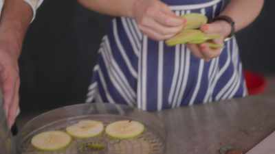 If you don't have
a dehydrator, is there
a way to dehydrate at home - What Am I Eating? With Zooey Deschanel