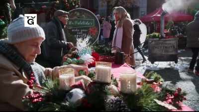 If we each made a wreath, - Jingle Around the Clock