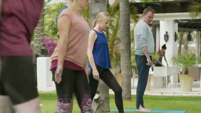 If everyone could extend
their left knee and bend, - Living the Dream