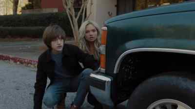 If they get to the back
of the building, - The Gifted