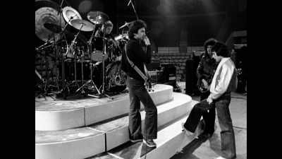 If you give us a bit more,
we might try and join in with you. - Queen: Rock the World