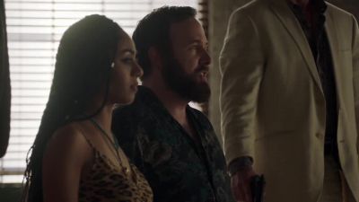 If you gotta kill someone,
you kill me. - Queen of the South