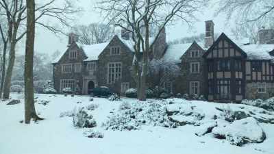 If you have four houses,
how do you decide - Fleishman Is in Trouble