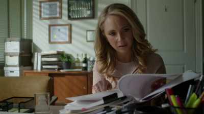 - If he has been arrested
for all of these things, - Dirty John