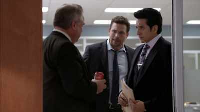 IF HE WENT BY "KENT" AT WORK,
MAYBE OTHER PEOPLE KNOW HIM. - Wicked City