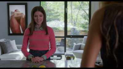 If your head's gonna
end up in a trash can, - A Simple Favor