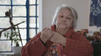 If you hear them say so,
throw her over the wall." - Santiago, Italia