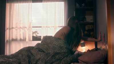 - If you hurt her...
- Hey, whoa, easy. - Clique