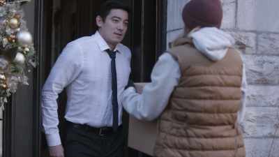 - If I could take it back, I...
- [DOOR OPENS] - The Moodys