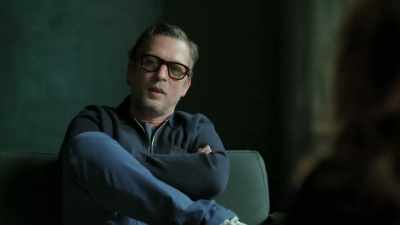 -: If I didn't love her, - Inside the Mind of a Con Artist