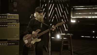 ♪ If I ever get back that blue jeans ♪ - ZZ Top: That Little Ol' Band From Texas