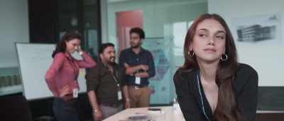 If I ever landed a guy like that,
I would… - Hey! Sinamika