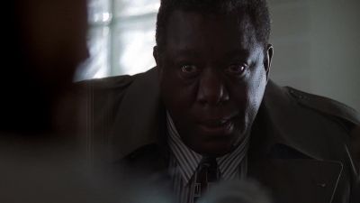 If I help you, will you
protect me until he's caught? - The X-Files