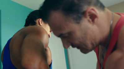 If I put pressure,
it distributes into your - Trafficked with Mariana van Zeller