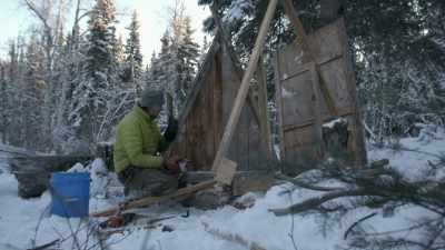 If I had somebody
here to hold that, - Life Below Zero: Next Generation