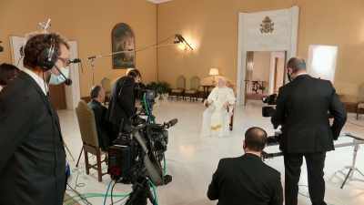 ♪ If I wanna doo-doo
Doo-doo-dn-doo-doo, I will… ♪ - Stories of a Generation - with Pope Francis