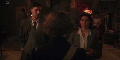 If I want to risk getting blown up,
I will. We're leaving! - Agatha and the Midnight Murders