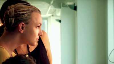 ‐ If I wasn't under
the restraints - Framing Britney Spears