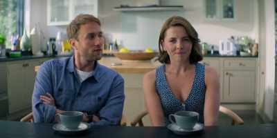 - If I work hard, it's for us.
- We have enough. You work for you. - Trying