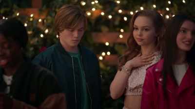 -if I were you.
-[applause] - Julie and the Phantoms
