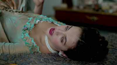 If it's giving you
no pleasure,
manage things... - Harlots