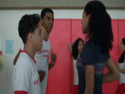 If it's not gonna be me talking
to Oscar, then we need a script. - On My Block