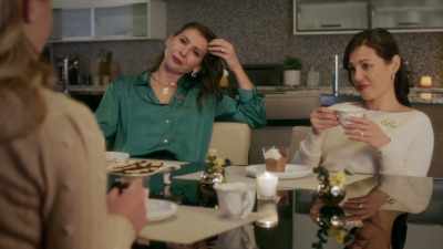 If he leaves his socks out
one more time... - Deadly Wives Club