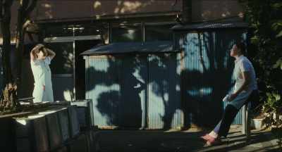 If you let me stay, I'll keep quiet. - Shoplifters