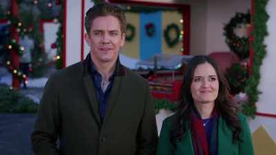 If you like this, wait till you see
there's a Christmas menu. - Christmas at the Drive-In