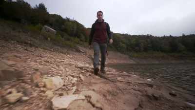 If you look at this rock, - Secrets of the Underground