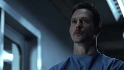 If MI6 knew that her father
was still alive, - Debris