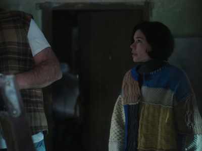 If you need anything, I'm downstairs. - Un amor
