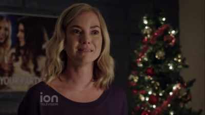 If only I hadn'’t been
so scared - A Christmas in Royal Fashion