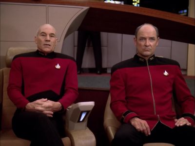 If this passage narrows
to less than 500 metres, - Star Trek: The Next Generation